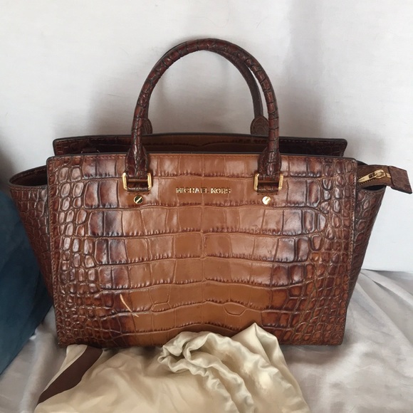 Michael Kors Selma Satchel- Brown Croc - Picture 4 of 6